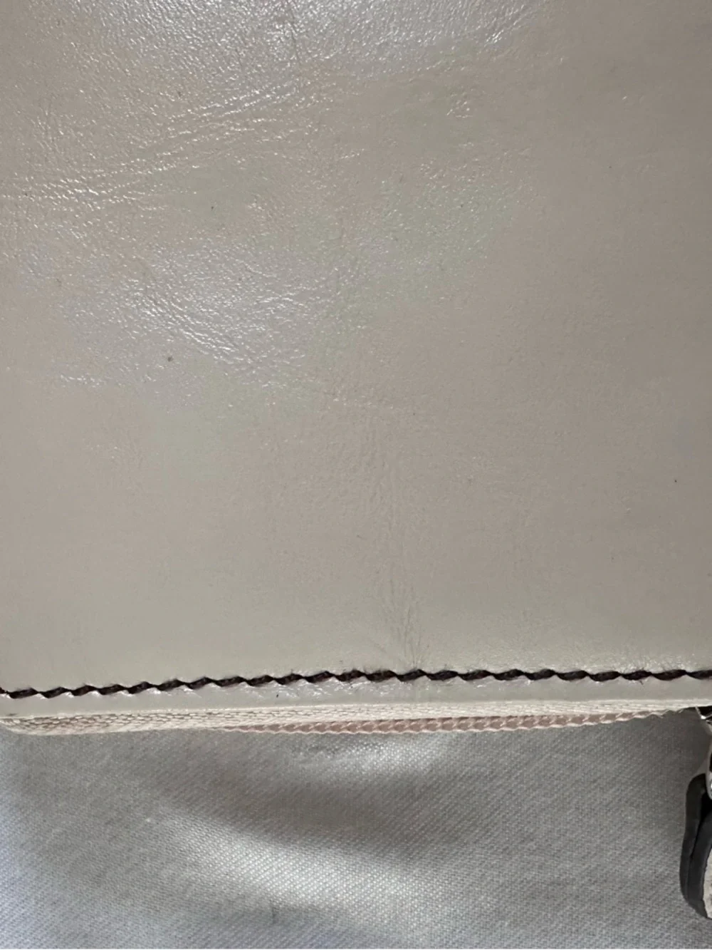 Etienne Aigner Leather Zip‎ Around Wallet Womens Cream Long Wallet Organizer
